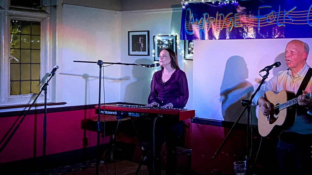 Louise Rogan (with Chris Rogan) - FolkMyLife
